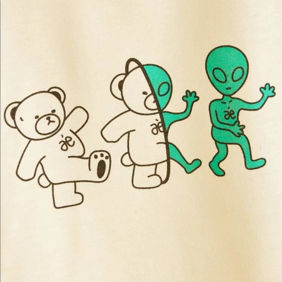 Teddy Bear Turning into Green Alien Cropped Tee NWOT - Picture 3 of 9
